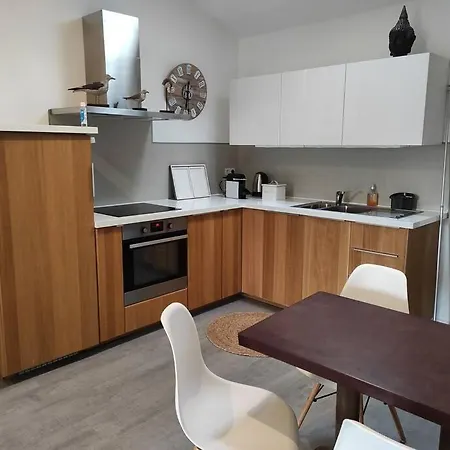 Grand Avec Piscine Maison Port Valade Holiday home Tabanac