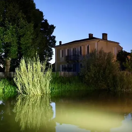 Grand Avec Piscine Maison Port Valade Holiday home *